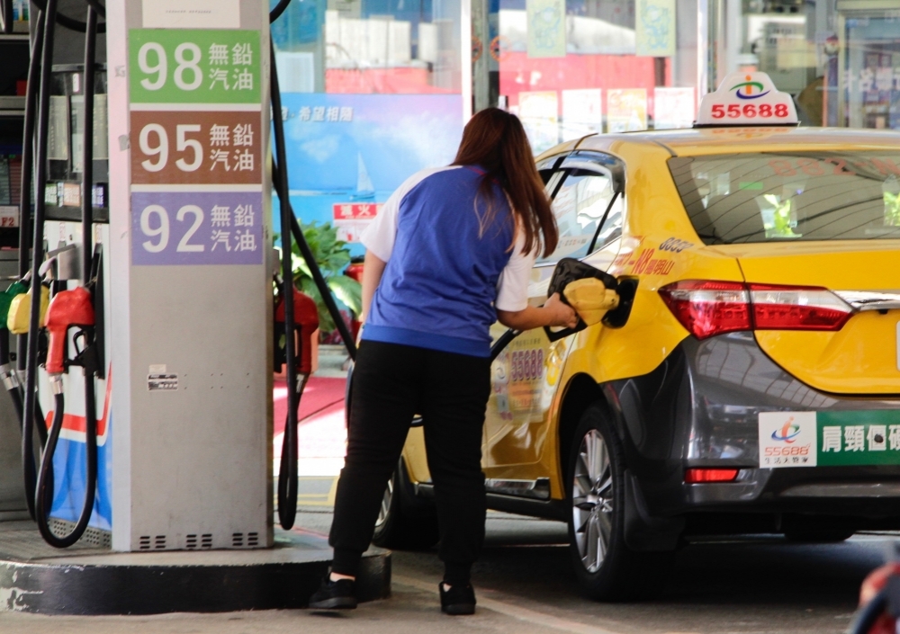 國際油價再上漲，下周國內汽、柴油預計將同步調漲。（資料照片／李隆揆攝）