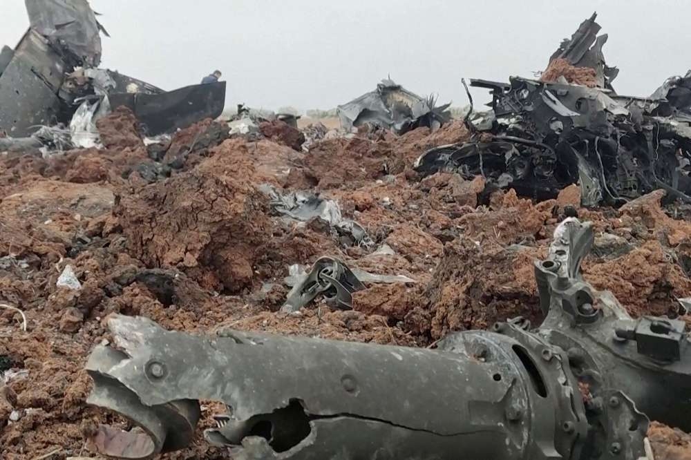 在敘利亞故障的黑鷹直升機被美軍摧毀。（湯森路透）