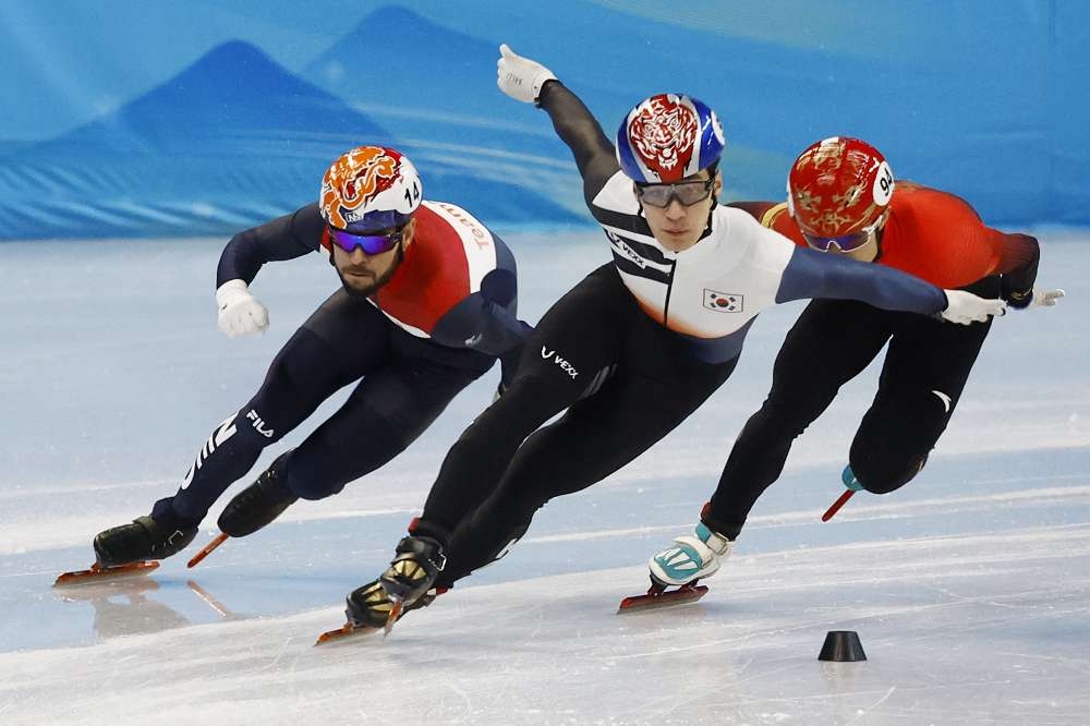 南韓短道滑冰選手黃大憲遭取消晉級資格。（湯森路透）