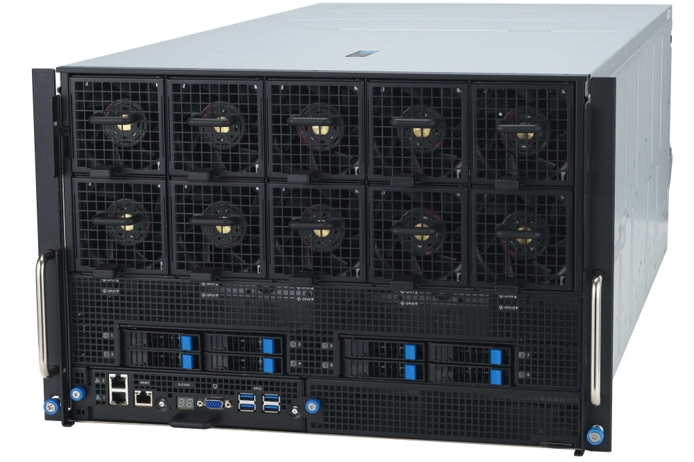 華碩今發布搭載全新世代 HGX H100 8-GPU AI 伺服器 — ESC N8-E11（華碩提供）