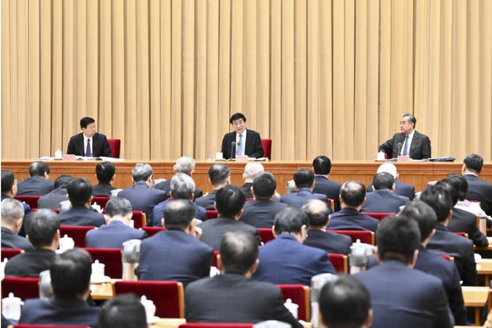 中共於22日至23日召開2024年對台工作會議，全國政協主席王滬寧在會議上的談話明確揭示和戰兩大路線。（取自新華社）