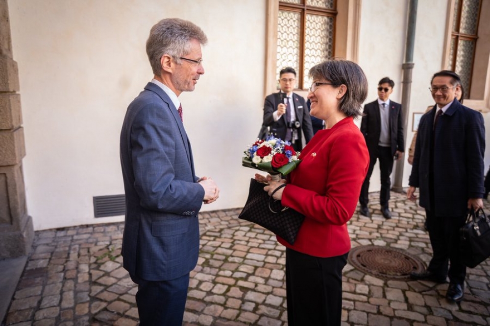 蕭美琴參加捷克智庫研討會，和曾經訪台的捷克參議院議長韋德齊會晤。（取自韋德齊「X」平台）