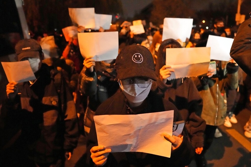 中國參與「白紙運動」的年輕人被視為是有勇氣反抗中共高壓控制的「特殊新生代」，既然如此，不才更值得台灣學生深度交流認識？（美聯社）