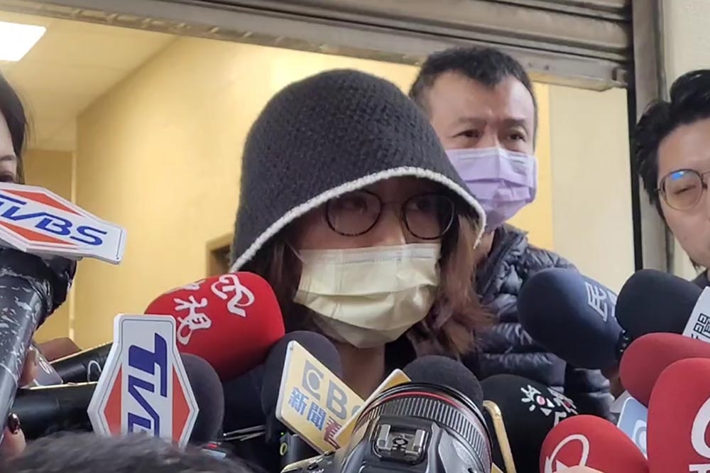 台北市寶林茶室食物中毒案，首名死者呂姓男子的家屬今天表示，並未沒有要對醫院究責。圖為呂男遺孀。（資料照片／翻攝畫面）