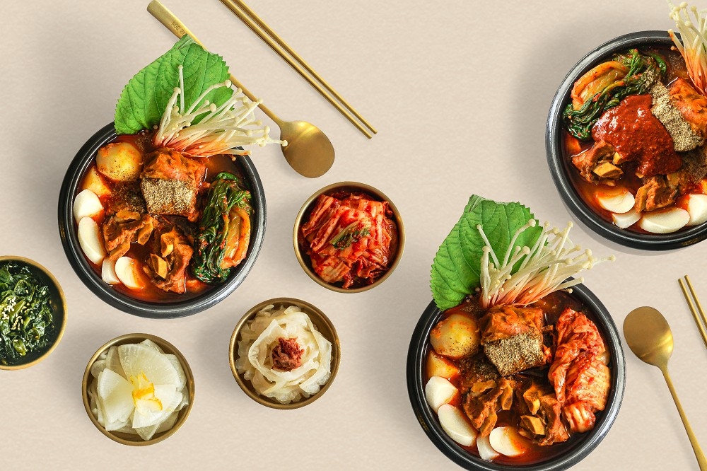 全新韓國美食品牌「K Plan 韓金筷 — 馬鈴薯排骨湯專賣店」將於4月12日進駐台北微風信義百貨（大師兄提供）