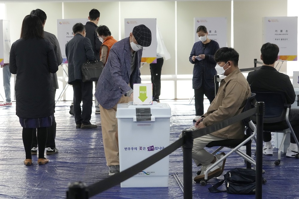 南韓10日將舉行國會選舉，上周已舉行過提前投票。（美聯社）