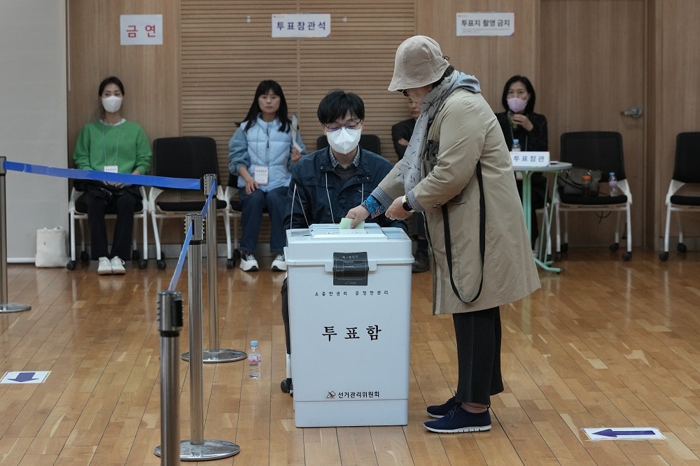 南韓國會選舉在當地時間10日早上6點開始，至傍晚6點結束。（美聯社）