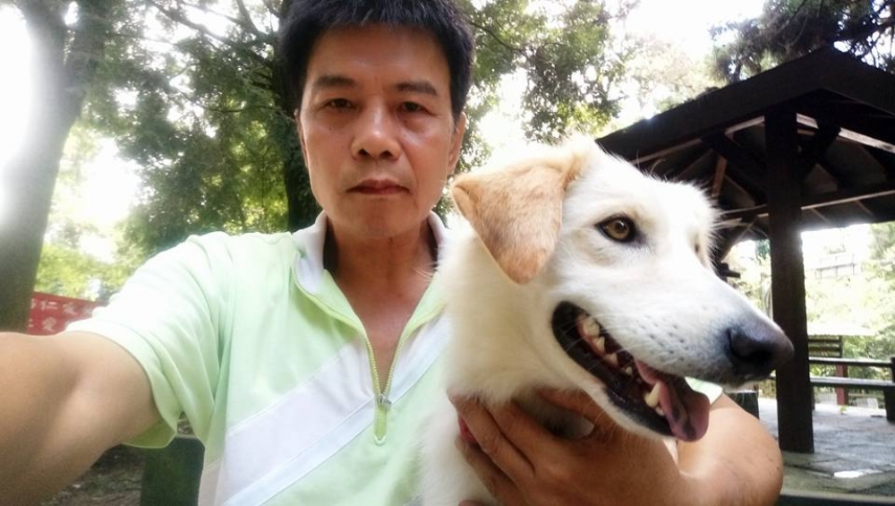 台鐵列車爆炸案嫌犯林英昌與他的愛犬Lady。（翻攝自林英昌臉書）
