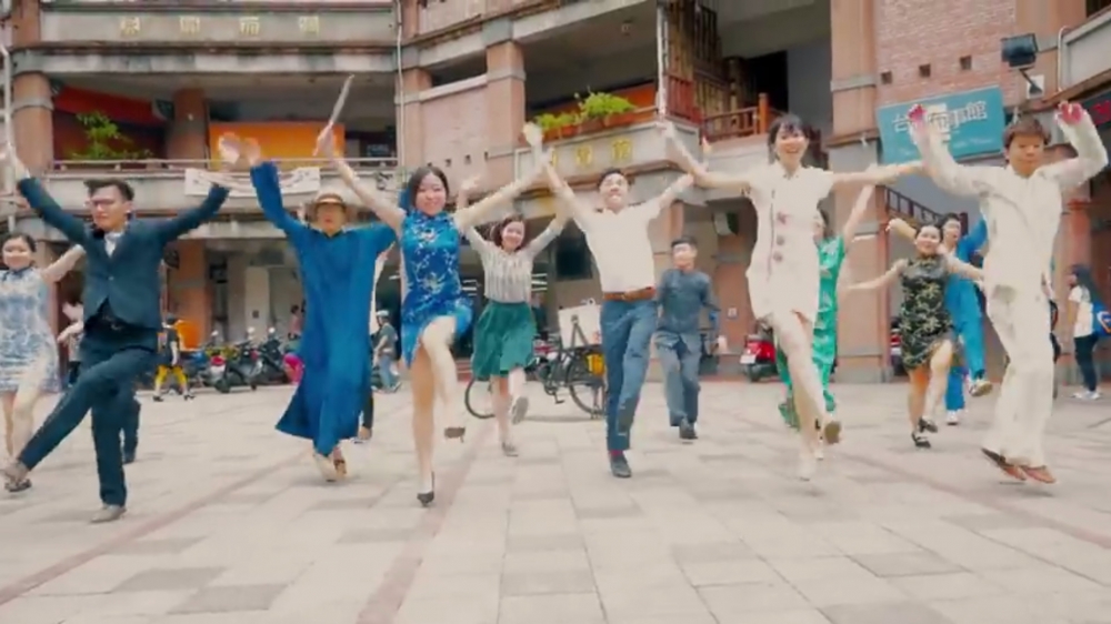 I Charleston Taipei以復古排舞向世界宣傳台北之美。（翻攝自Youtube）
