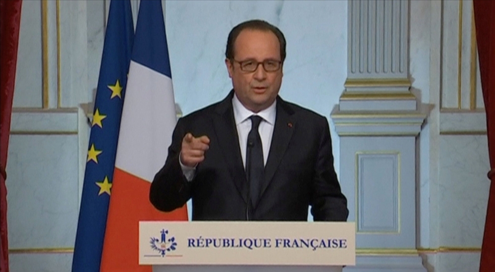 法國總統奧朗德14日晚間發表演說，延長國家緊急維安狀態3個月。（湯森路透）