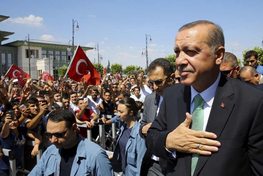 土耳其總統艾爾多安於22日抵達安卡拉國會。（美聯社）