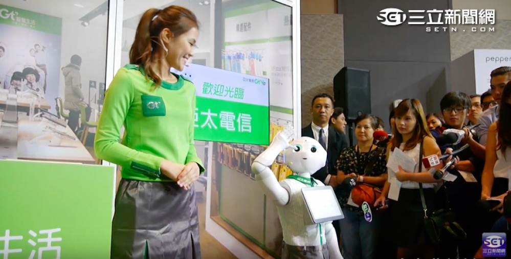 沛博科技25日正式宣布引進服務型機器人Pepper來台，搶先成為日本之外全球首個開賣國，進軍B2B市場。（翻攝自三立新聞網）