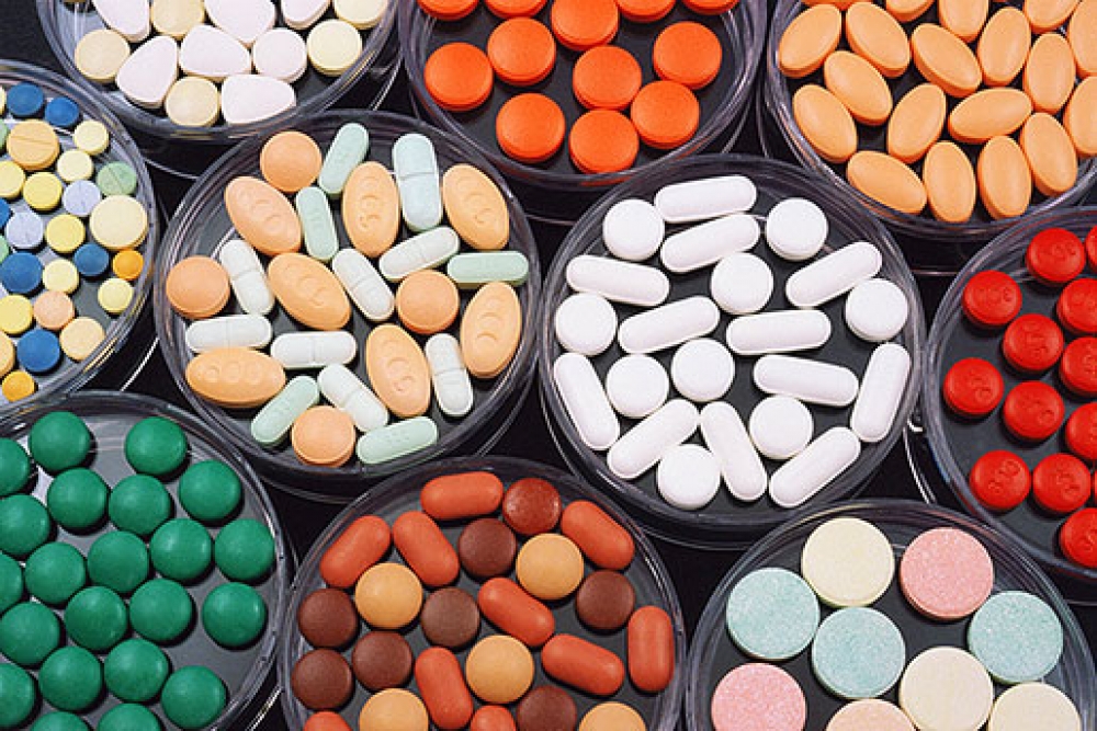 現行健保給付的1萬6,000多種藥品品項中，學名藥品項數佔了九成以上。（圖片摘自網路）