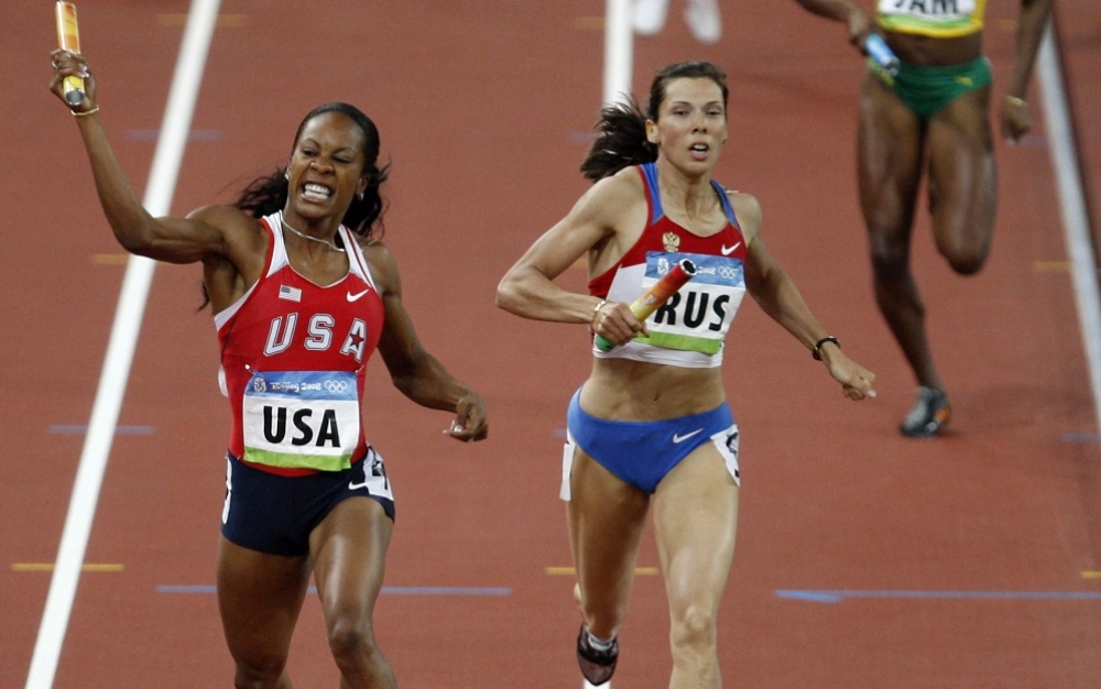 卡帕契斯卡亞（右）在北京奧運比賽女子1600公尺接力。（美聯社）
