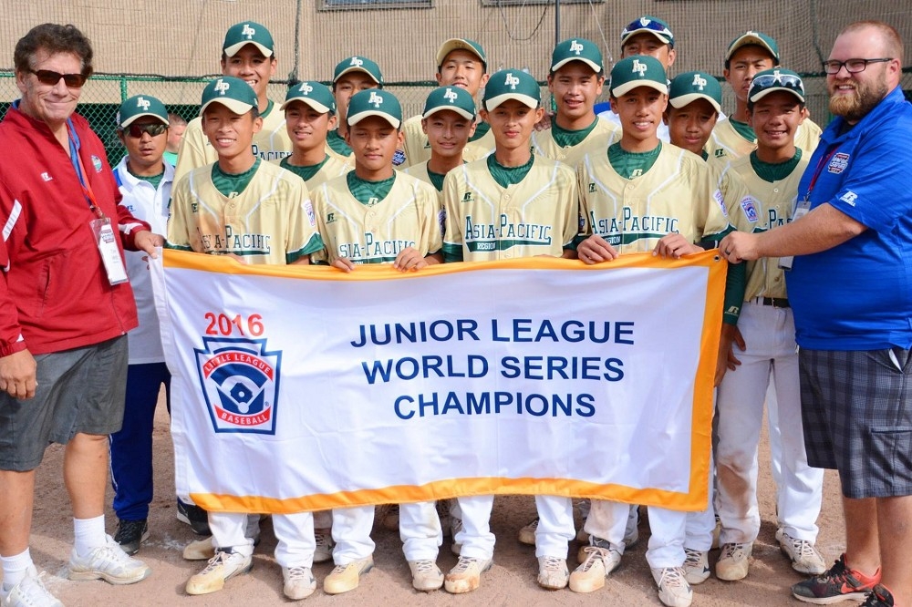桃園新明國中青少棒隊代表台灣出賽，勇奪LLB次青少棒總冠軍。（翻攝自Junior League World Series臉書）