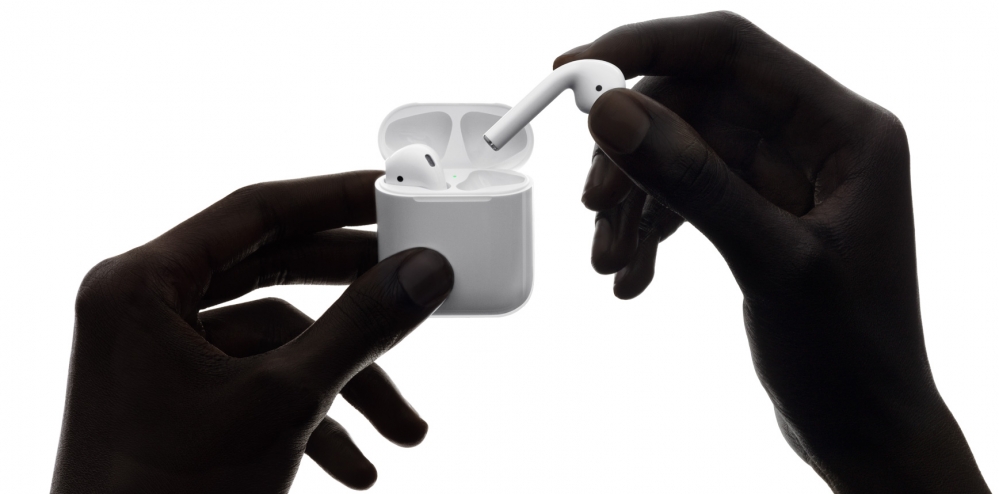 蘋果無線耳機 AirPods 來襲 （圖片翻攝Apple官網）