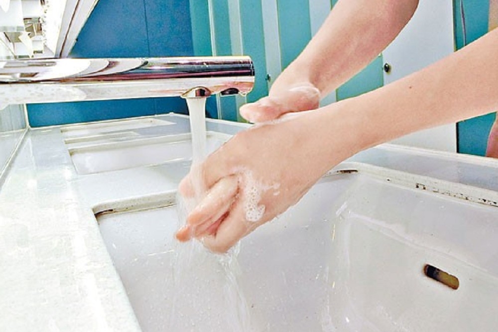 因為停水或是限水而沒辦法勤洗手預防腸病毒嗎？疾管署教你省水洗手小撇步。（翻攝自網路）
