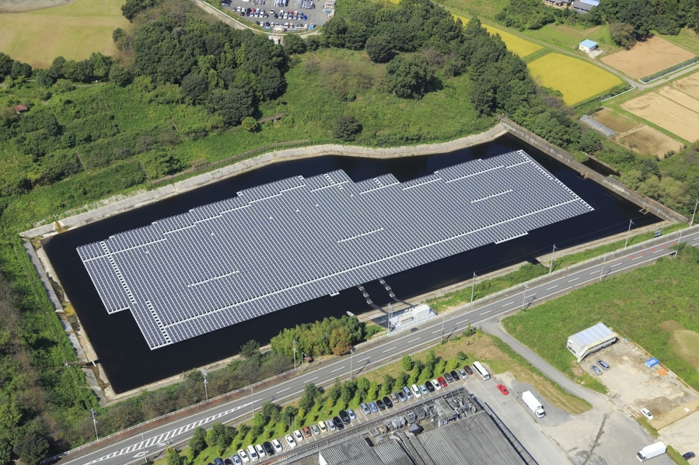 日本橫濱建造的大型水面漂浮式太陽能發電系統。（Ciel & Terre 提供）