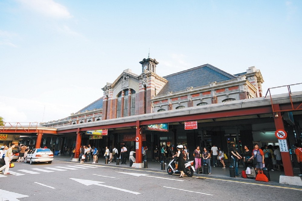 台中火車站將告別地平線，迎接鐵路高架化時代。（翻攝自台中市政府文化局）