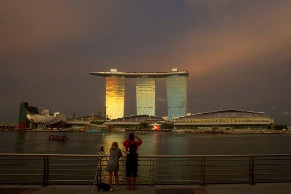 據經濟部調查，新加坡因經濟發展穩定，及對外籍人才的優渥待遇，成為網友討論第1的東協國家（湯森路透）