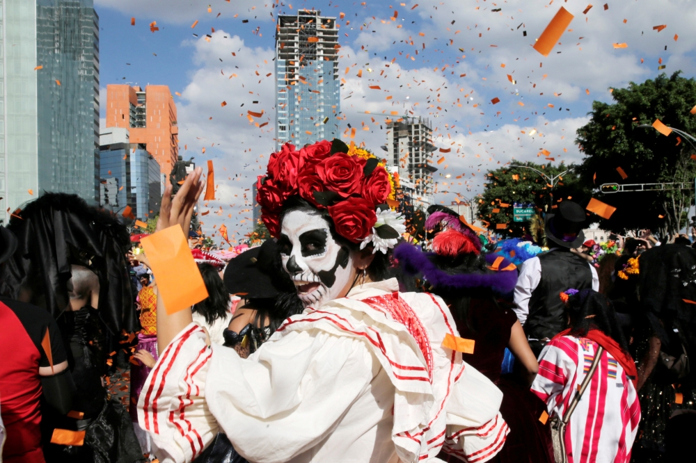 墨西哥城正在慶祝亡靈節。（路透湯森）