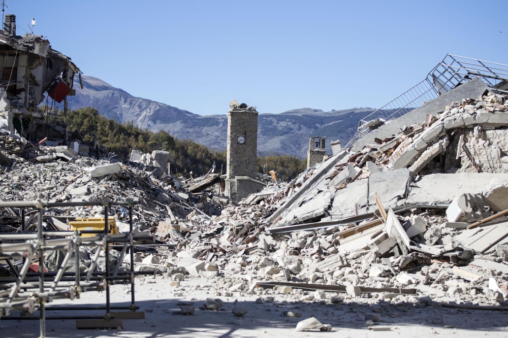 義大利中部30日發生芮氏規模6.6強震，造成多處建築毀損倒塌。（湯森路透）