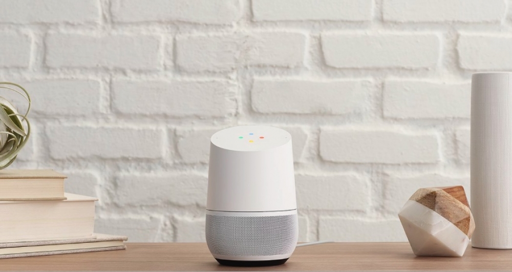 Google 推出新產品Google Home聲控喇叭，同時也是生活助理。（圖片來源：Google Home）

