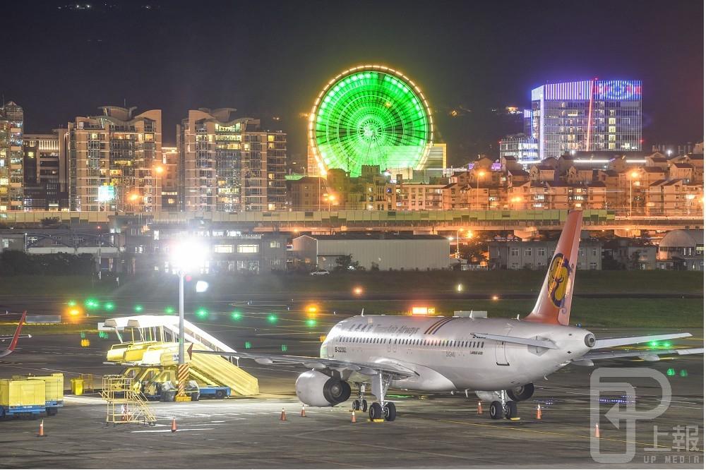 消基會22日表示，興航在先前的台北國際旅展大力促銷後，卻驟然宣布停飛，疑涉及刑法詐欺。（攝影：葉信菉）