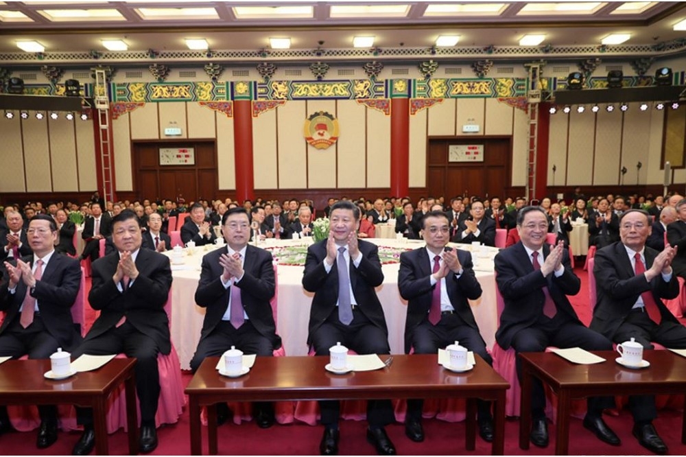 中國國家主席習近平在中國政協新年茶會發表言說，表示2017年仍以「九二共識」為基礎，但也不遺餘力在兩岸統一。（翻攝自新華網）