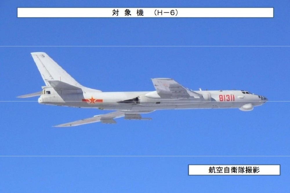 日本軍方拍到的中國H-6轟炸機。（翻攝自推特）