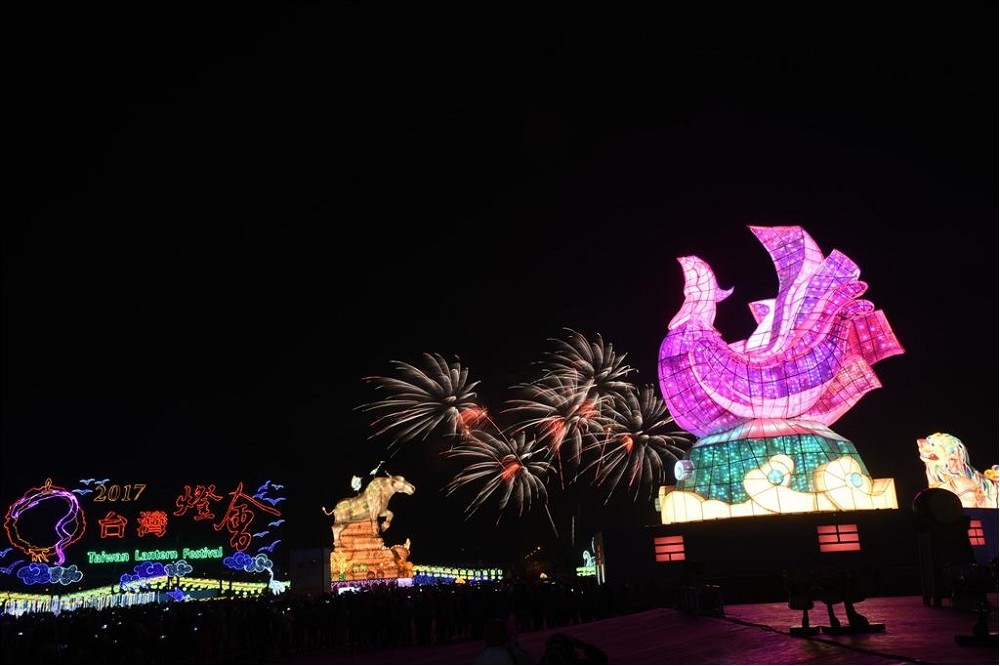 2017台灣燈節11日登場，歡迎民眾夜賞花燈，一同歡慶元宵。（翻攝自台灣燈會）