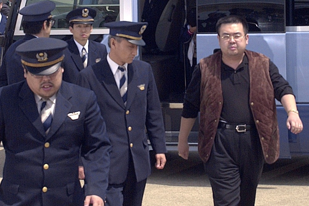 北韓領導人金正恩兄長金正男13日遇刺身亡，恐讓北韓重回恐怖主義國家之列。（湯森路透）
