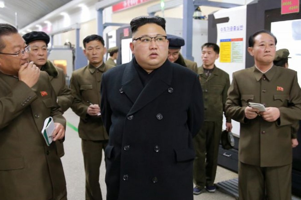 北韓最高領導人金正恩（中）的長兄金正男遭暗殺後，北韓和馬來西亞的關係急轉直下。  （湯森路透）