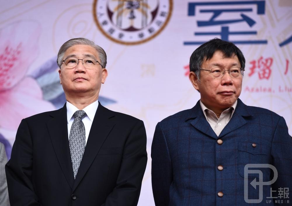 台大校長楊洋池（左）與台北市市長柯文哲（右）共同出席3月11日台灣大學舉辦的第20屆杜鵑花節。（攝影：李昆翰）
