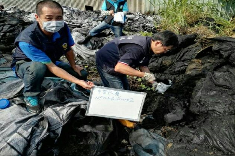 雲林縣土庫鎮代表吳姓父子非法將逾5萬噸的廢棄物回填，汙染土地。（雲林地檢署提供）