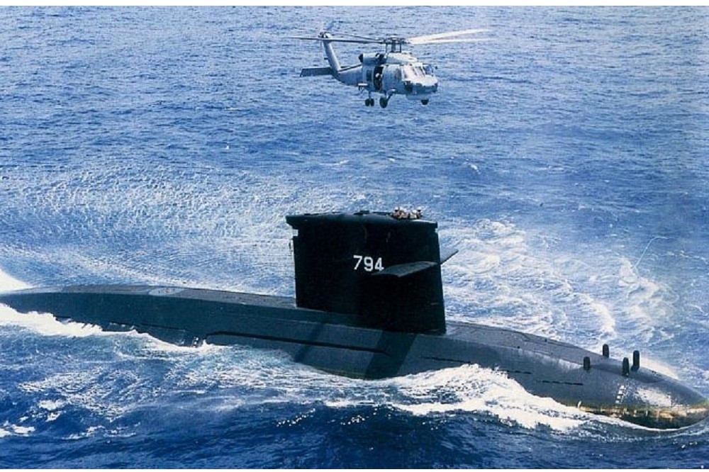  由中鋼所研發的潛艦鋼板HSLA-80，在今年初水下模擬測試後，鋼板在承受水下900公尺靜水壓的情況下，仍未斷裂，可說是為潛水艦國造帶來重大突破。圖為海虎艦（SS-794）。（國防部提供）
