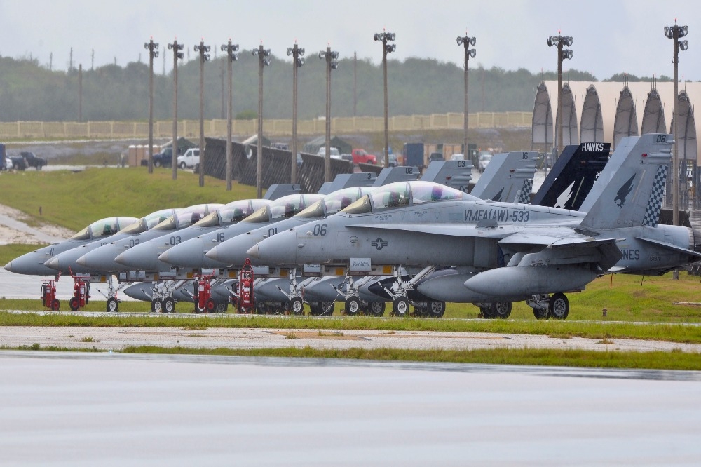 美國海軍陸戰隊戰鬥機停於關島安德森空軍基地（Andersen Air Force Base）。（湯森路透）
