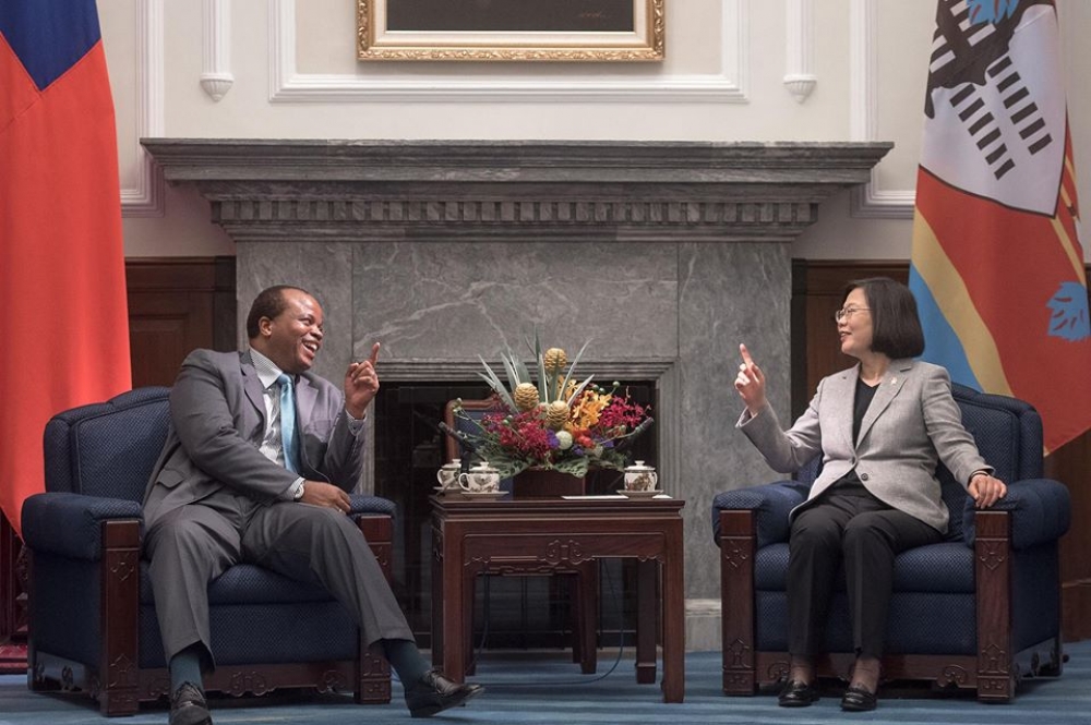 史瓦帝尼國王恩史瓦帝三世近日到訪台灣，與蔡英文總統相言甚歡。（蔡英文臉書）