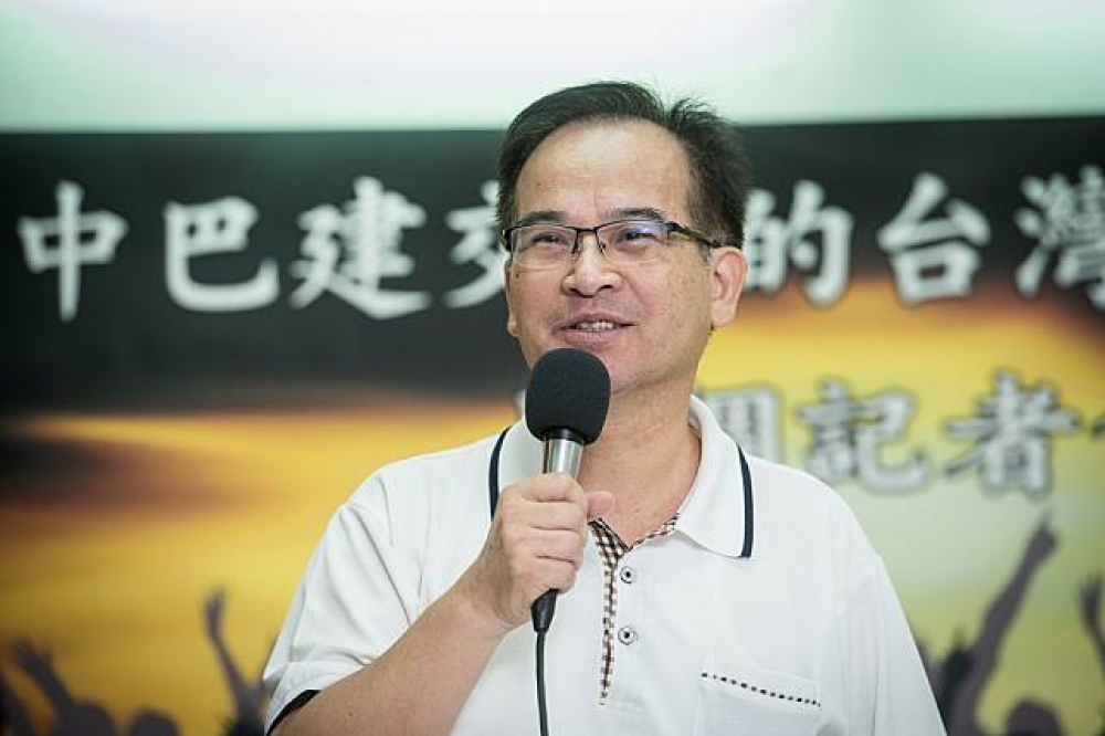 前台南縣長蘇煥智3月宣布參選台北市長，24日卻傳出有意回鄉參選台南市長，為台南市長選情投下震撼彈。（攝影：李昆翰）