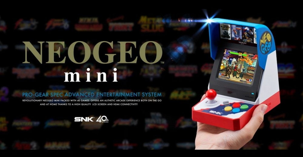 SNK紀念遊戲機「NEOGEO mini」日前宣布開放預購，並預計於七月上市。（圖片來源：snkGame）