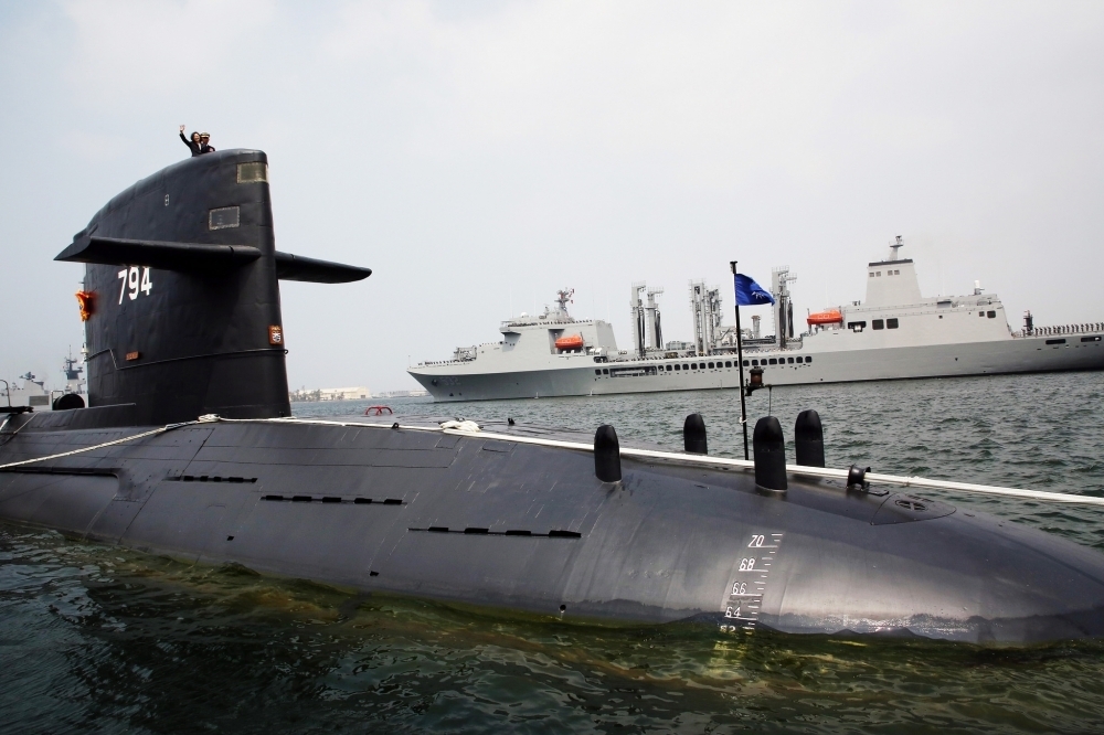據指出，台灣「自製防禦性潛艦（簡稱IDS）」與劍龍級潛艦都是採用淚滴型，但經歐美團隊合作設計後，兩者外型雖類似但內部卻完全不同，因此不會有外傳涉及到劍龍級潛艦的智財權問題。（國防部提供）