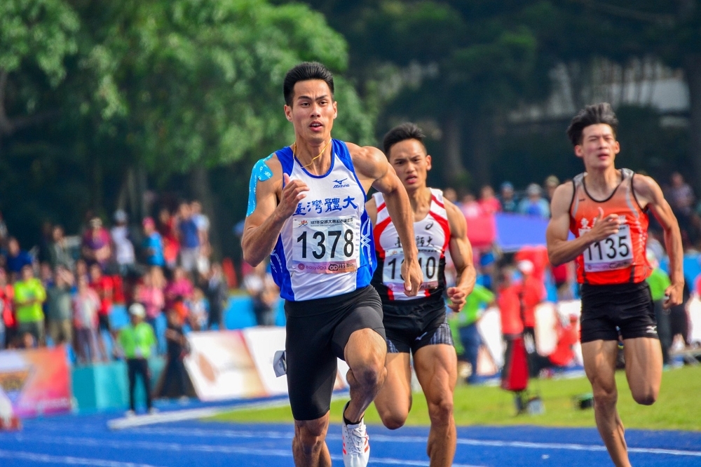 楊俊瀚16日在日本大學田徑公開賽男子100公尺決賽中，以10秒11的飆速，刷新自己的全國紀錄，更奪得金牌。圖為5月2日全大運。（圖片取自楊俊瀚臉書）