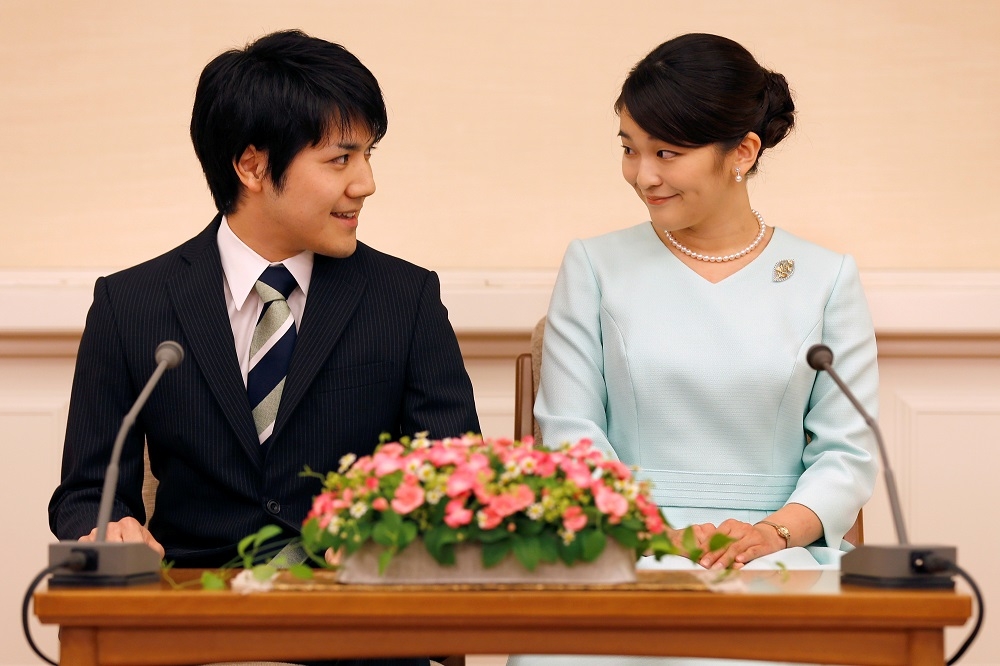 日本真子公主與小室圭的婚禮因男方母親醜聞而停擺。（湯森路透）