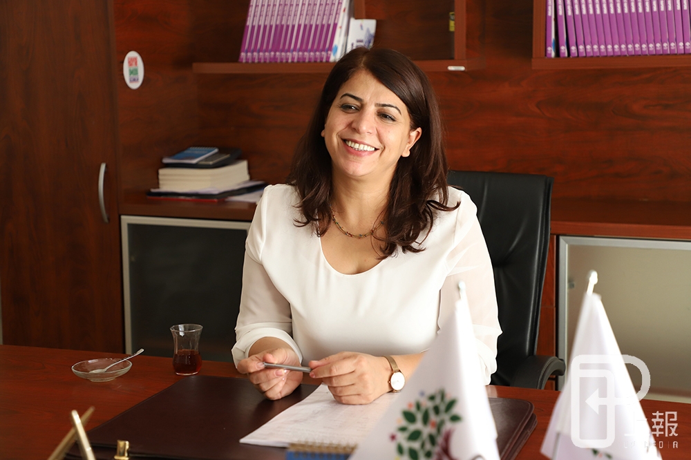土耳其HDP庫德族女議員西貝兒（Sibel Yiğitalp）2日接受《上報》專訪。（攝影：羅佳蓉）