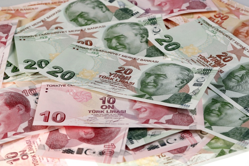 土耳其貨幣里拉一個月內狂貶20%。（湯森路透）
