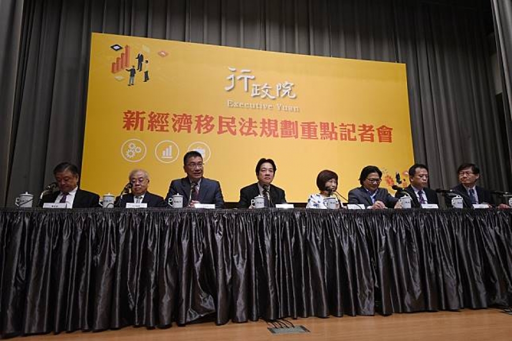 行政院長賴清徳15日宣布推出「新經濟移民法」草案。（攝影：葉信菉）