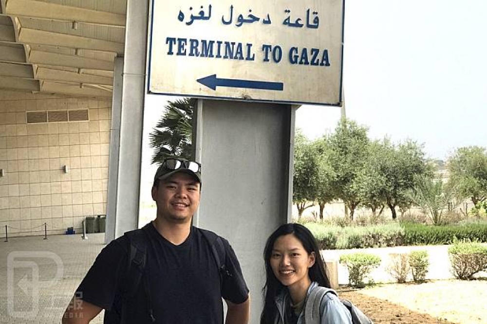 《上報》採訪小組排除萬難，23日終於抵達加薩。（攝影：以色列海關駐警）
