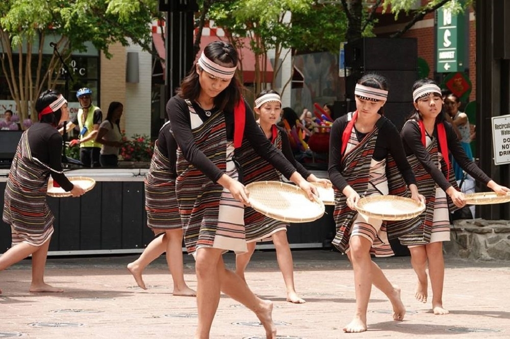 今年在華府的台美人傳統週，邀請「台中市博屋瑪國小」到場表演。（作者提供）