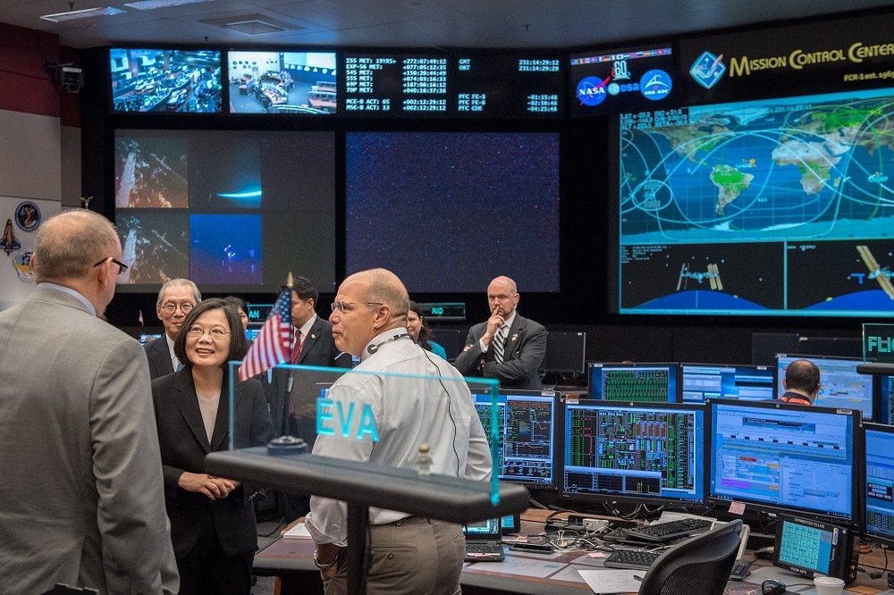 總統蔡英文成台灣總統訪NASA第一人。（圖片取自蔡英文臉書）