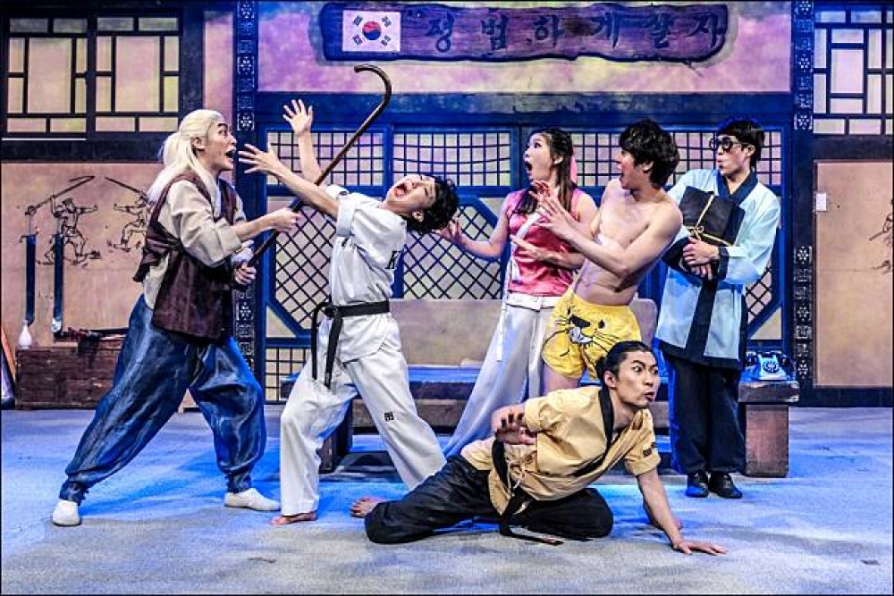 台北觀光博覽會韓國館連續四天演出非語言音樂劇《JUMP》。（圖片提供：韓國觀光公社）